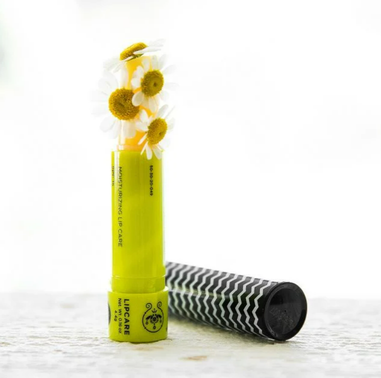 apivita-lip-care-camomille-spf-15-soin-levres-camomille-hydrate-apaise-protege-produit-promo-vente-prix-web-avis-pharmacie-en-ligne-luxembourg-pharmaglobe.lu