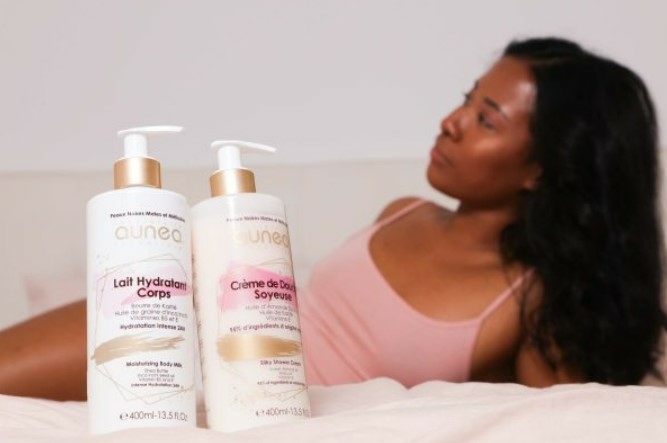aunea-lait-hydratant-corps-adulte-flacon-pompe-400-ml-peau-noire-mates-produit-description-prix-avis-pharmacie-en-ligne-luxembourg-pharmaglobe.lu