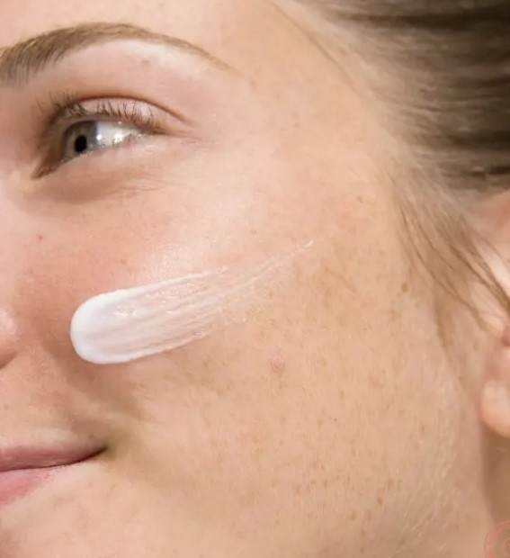 Avene-Cleanance-Soin-mattifiant-comment-utiliser-avis-pharmaglobe