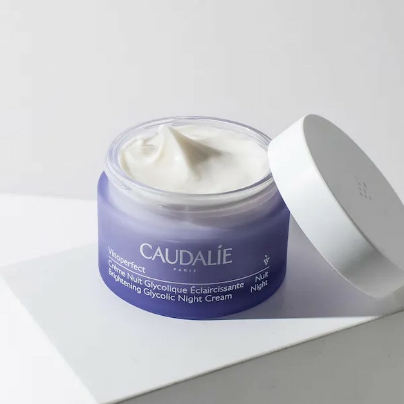 caudalie-vinoperfect-creme-nuit-glycolique-anti-taches-pot-50-ml-corrige-les-taches-peeling-nuit-produit-description-pharmacie-en-ligne-luxembourg-pharmaglobe.lu