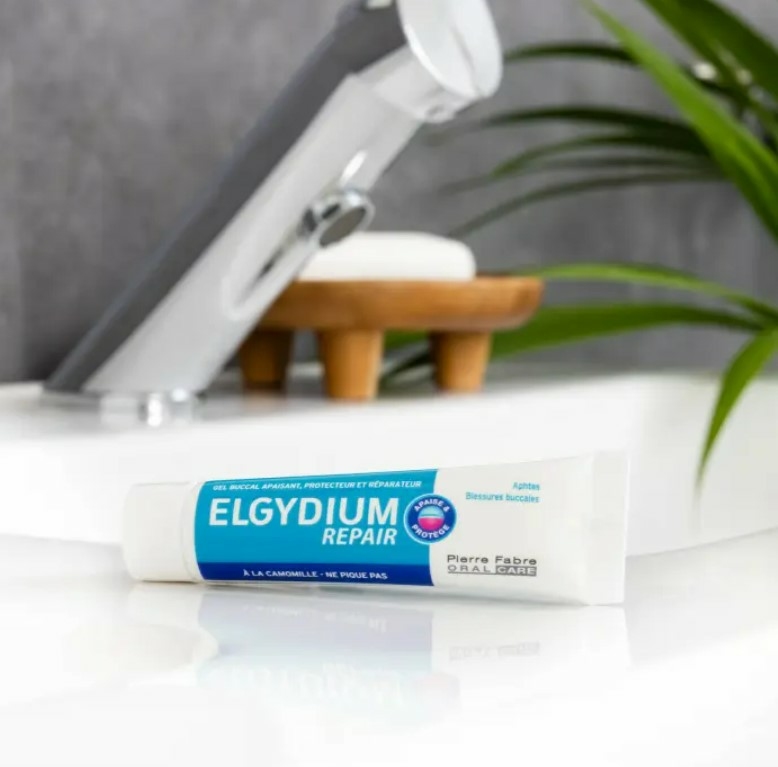 elgydium-repair-gel-buccal-marque-pierre-fabre-oral-care-soulage-la-douleur-pharmacie-en-ligne-luxembourg-pharmaglobe.lu