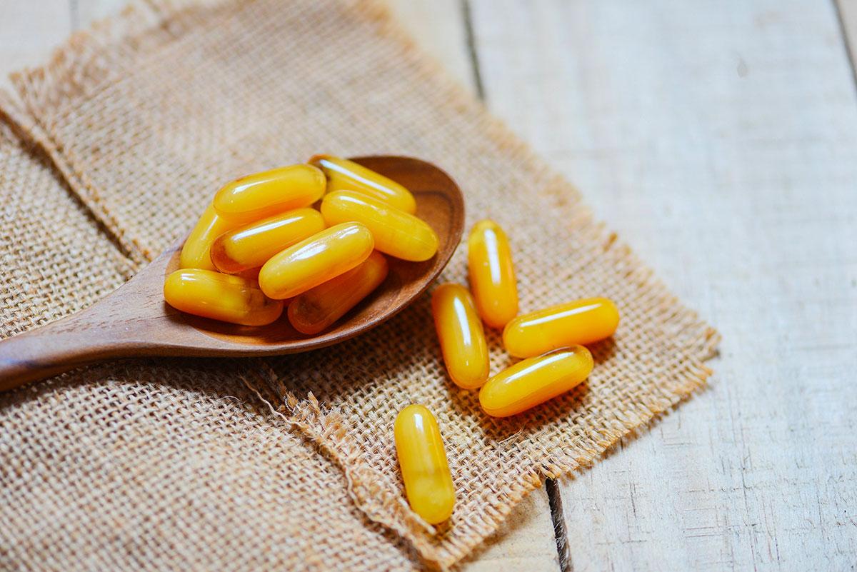 Propolis en goutte dans un flacon pipette pour une utilisation interne ou externe