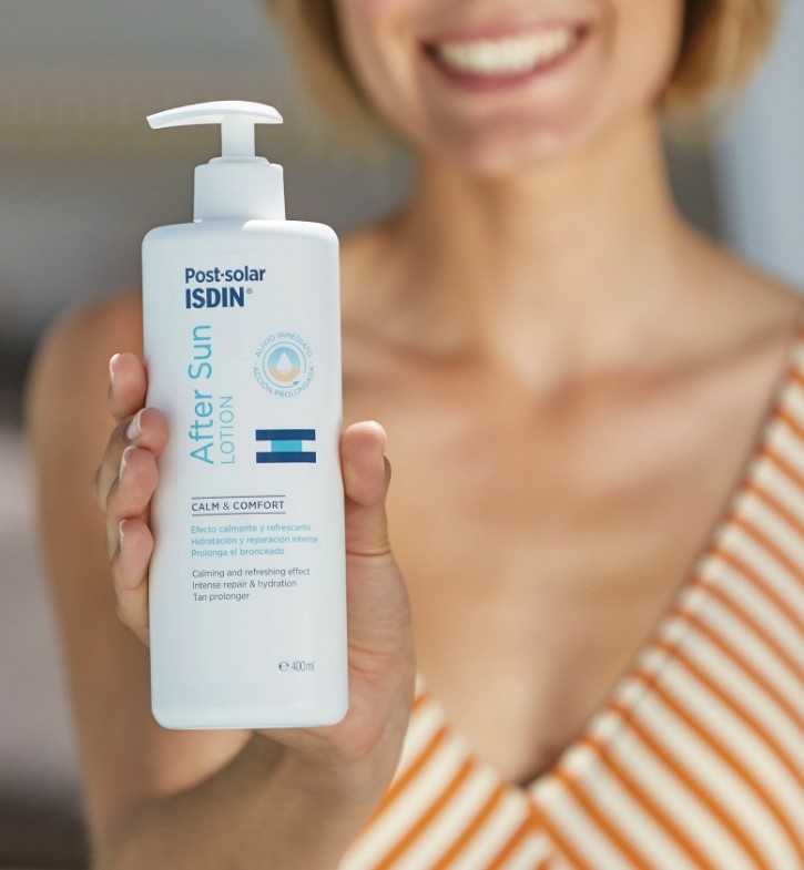 isdin-after-sun-lotion-post-solar-flacon-pompe-400-ml-rafraichit-apaise-prolonge-le-bronzage-produit-description-prix-avis-pharmacie-en-ligne-luxembourg-pharmaglobe.lu