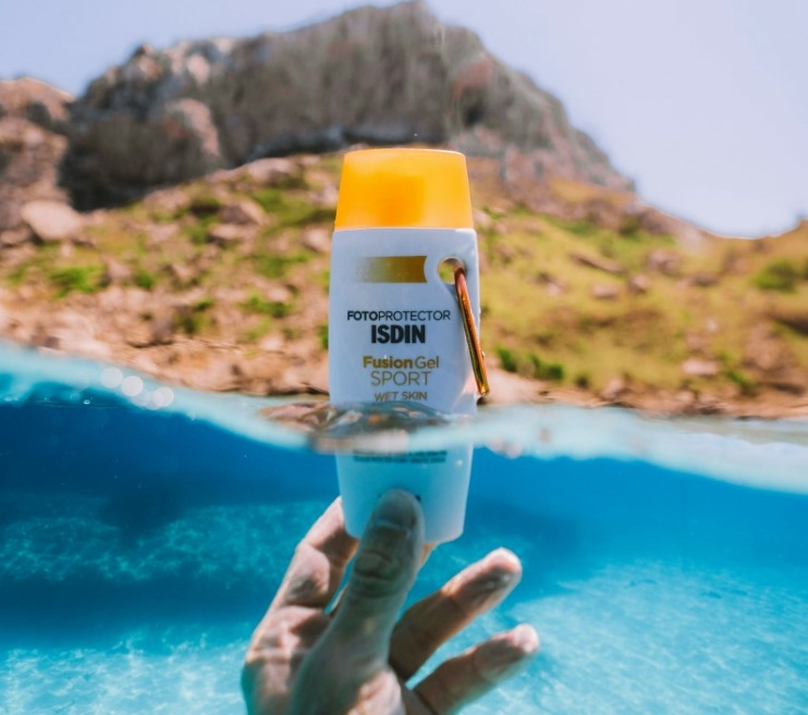 isdin-fotoprotector-fusion-gel-sport-spf-50-corps-tube-100-ml-ultra-legere-invisible-pour-les-sportifs-produit-description-prix-avis-pharmacie-en-ligne-luxembourg-pharmaglobe.lu