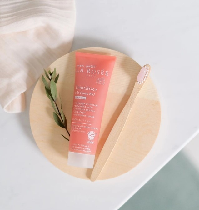 la-rosee-dentifrice-bebe-fraise-bio-tube-50ml-enfants-commande-produit-promotion-vente-achat-prix-avis-parapharmacie-en-ligne-luxembourg