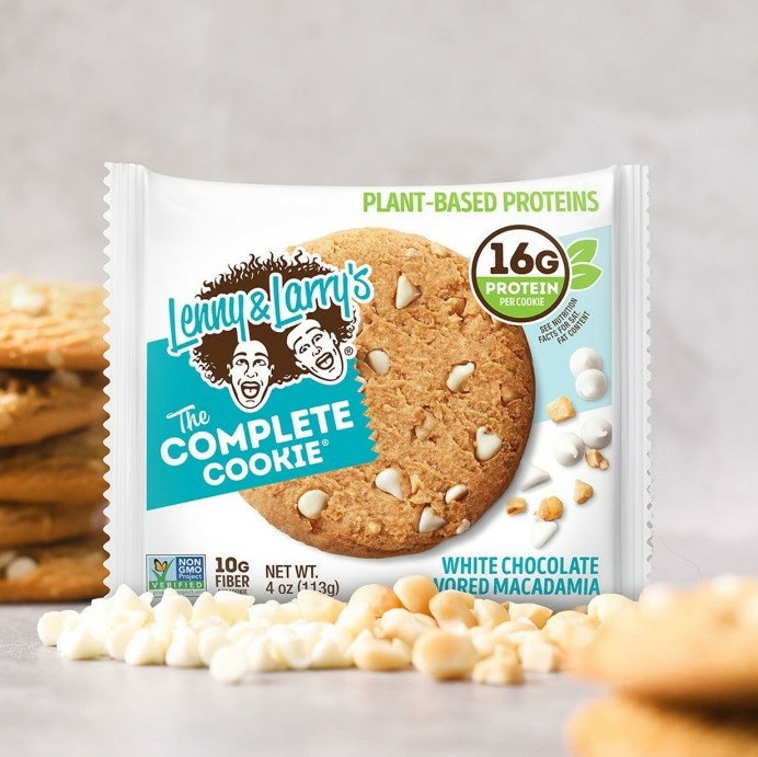lenny-et-larry-s-complete-cookie-white-chocolate-flavored-macadamia-riche-proteines-113-g-tf-vegan-produit-description-prix-avis-pharmacie-en-ligne-luxembourg-pharmaglobe.lu.jpg