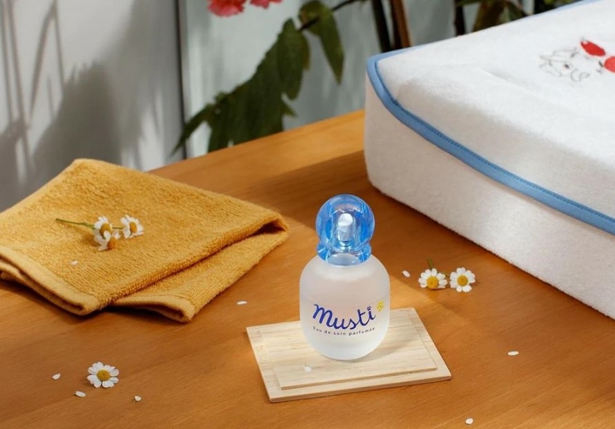 mustela-bebe-et-enfant-eau-de-soin-parfumee-musti-50-ml-des-la-naissance-description-pharmacie-en-ligne-luxembourg-pharmaglobe.lu