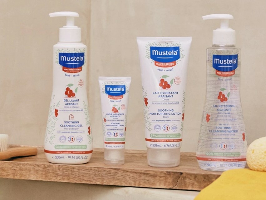 mustela-creme-hydratante-apaisante-au-schisandra-bio-peau-tres-seche-40-ml-mustela-bebe-cosmetique-description-pharmacie-en-ligne-luxembourg-pharmaglobe.lu