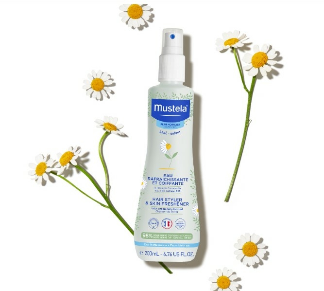 mustela-eau-rafraichissante-et-coiffante-a-l-eau-de-camomille-bio-flacon-200-ml-mustela-bebe-description-pharmacie-en-ligne-luxembourg-pharmaglobe.lu