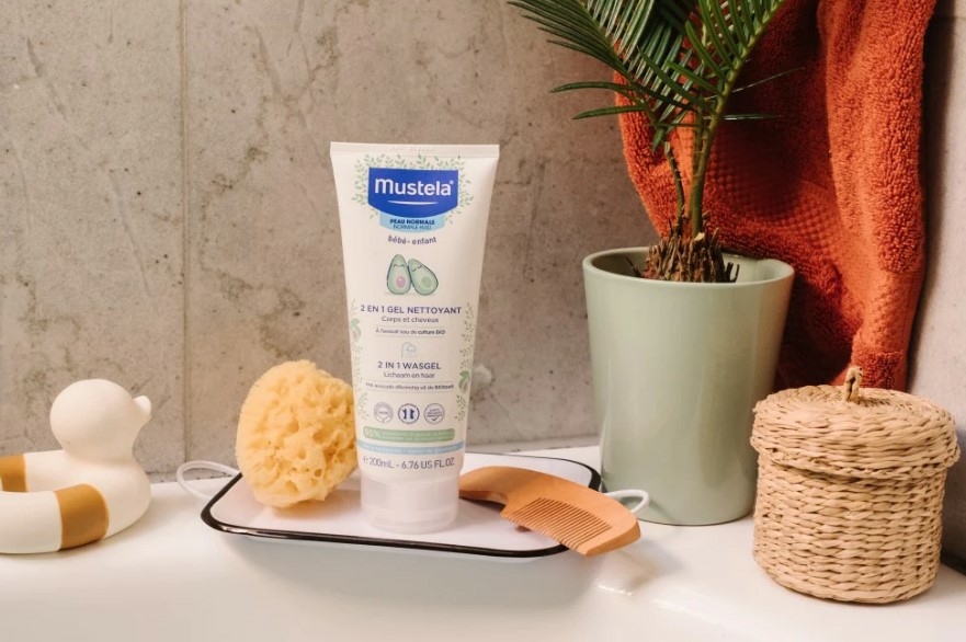mustela-gel-nettoyant-2-en-1-a-l-avocat-bio-peau-normale-200-ml-mustela-bebe-enfant-description-pharmacie-en-ligne-luxembourg-pharmaglobe.lu