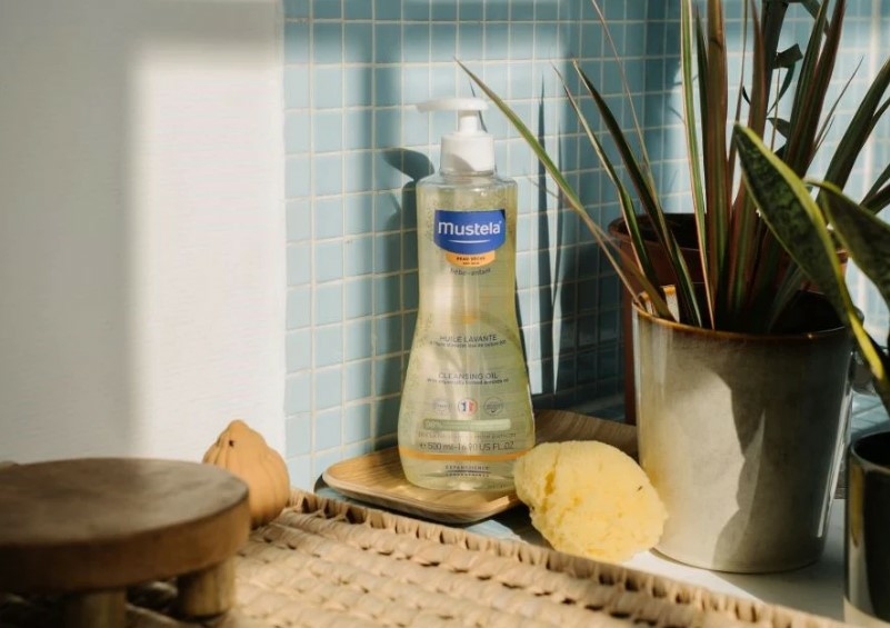 mustela-huile-lavante-a-l-avocat-bio-peau-seche-flacon-500-ml-mustela-bebe-enfant-description-pharmacie-en-ligne-luxembourg-pharmaglobe.lu