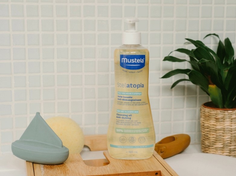 mustela-stelatopia-huile-lavante-peau-atopique-flacon-200-ml-mustela-bebe-enfant-produit-description-pharmacie-en-ligne-luxembourg-pharmaglobe.lu