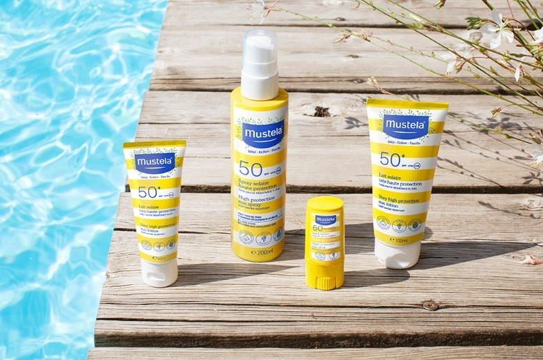 mustela-stick-solaire-spf-50-famille-a-l-huile-d-avocat-mustela-protection-solaire-bebe-enfant-description-pharmacie-en-ligne-luxembourg-pharmaglobe.lu