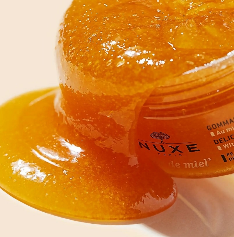 nuxe-gommage-gourmand-nourrissant-corps-reve-de-miel-nourrit-exfolie-peau-description-pharmaglobe.lu