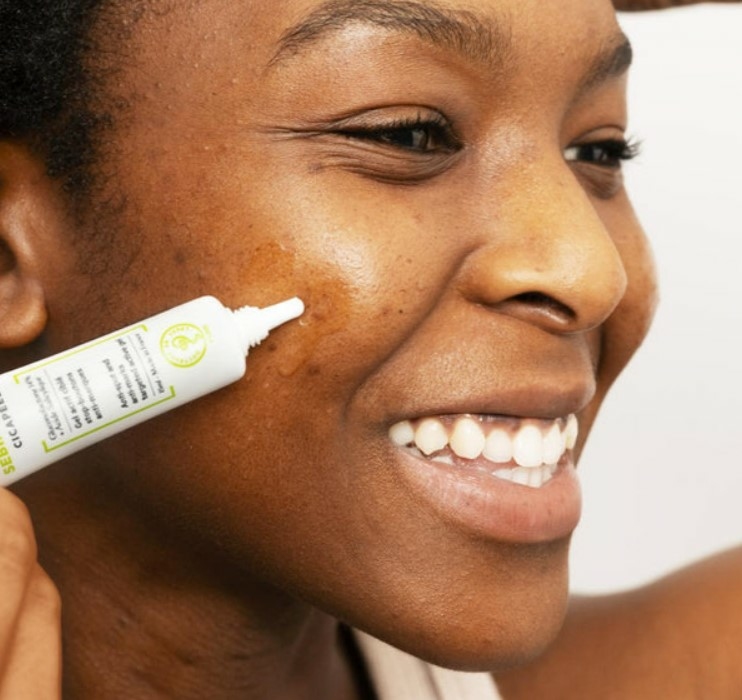 svr-sebiaclear-cicapeel-visage-tube-15-ml-gel-actif-sos-stop-boutons-24-h-anti-marques-peaux-imperfections-produit-avis-pharmacie-en-ligne-luxembourg-pharmaglobe.lu