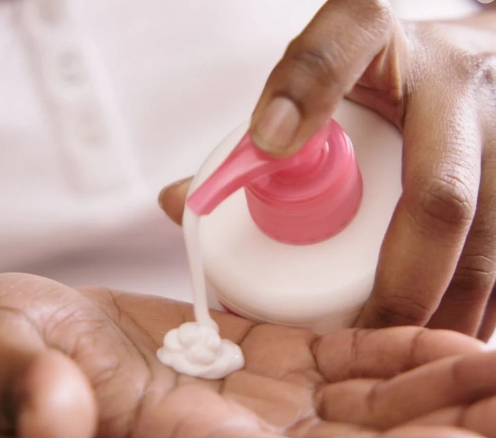 topicrem-lait-corps-ultra-hydratant-flacon-pompe-1l-peau-seche-famille-promotion-achat-commande-prix-bas-parapharmacie