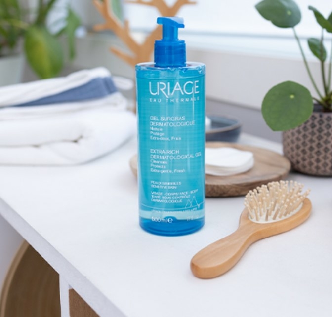 uriage-gel-surgras-liquide-dermatologique-toute-famille-flacon-pompe-500ml-peaux-sensibles-produit-promo-vente-prix-web-avis-pharmacie-en-ligne-luxembourg-pharmaglobe.lu