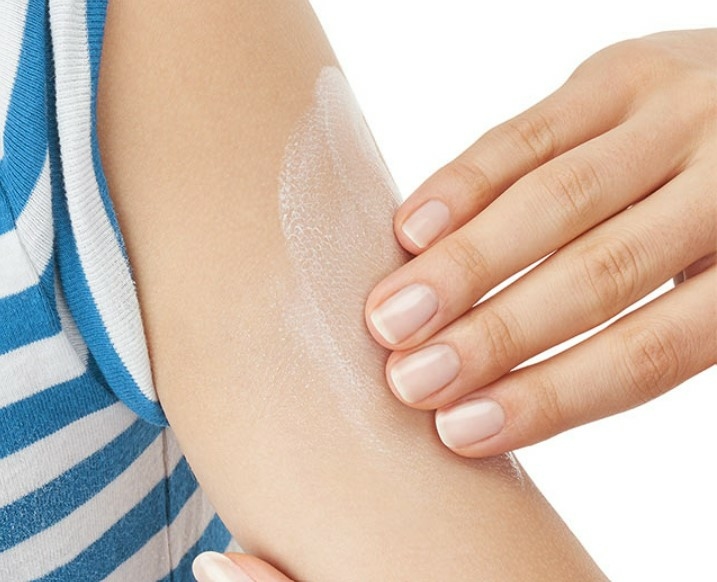 vichy-capital-soleil-brume-anti-sable-enfants-spf-50-200-ml-brume-solaire-haute-protection-produit-promo-description-prix-web-avis-pharmacie-en-ligne-luxembourg-pharmaglobe.lu