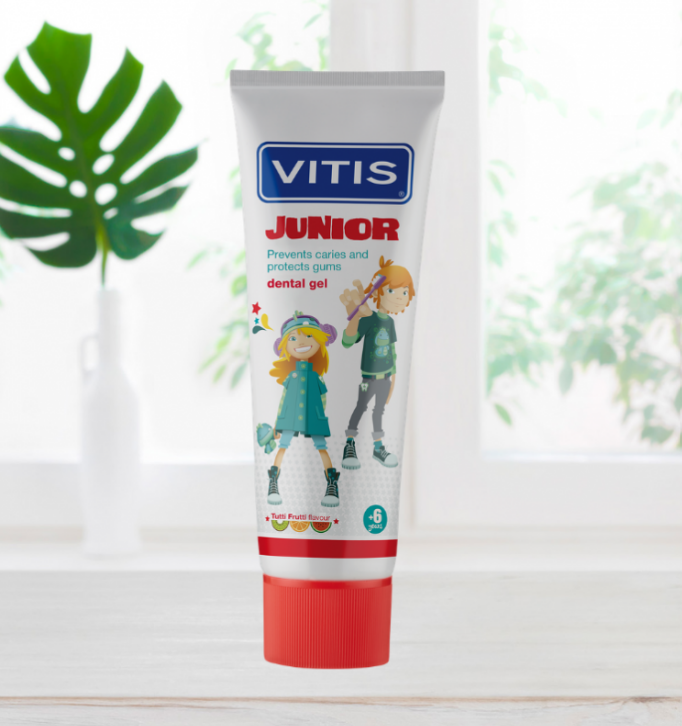 vitis-junior-gel-dentaire-gout-tutti-frutti-tube-75-ml-enfants-partir-6-ans-produit-promo-vente-prix-web-avis-pharmacie-en-ligne-luxembourg-pharmaglobe.lu