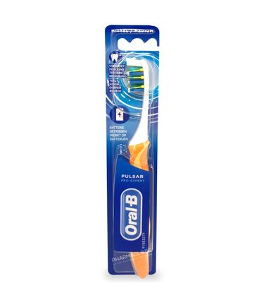 ORAL-B-BROSSE-A-DENT-PULSAR-PROEXPERT-35-MEDIUM-recto-pharmaglobe